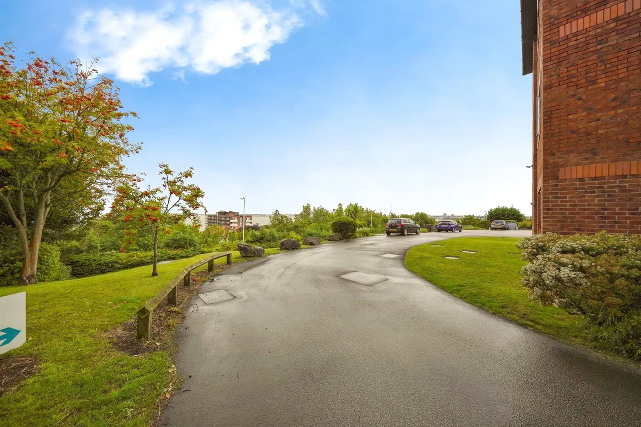 Montpellier Crescent, Wallasey, CH45, photo 15
