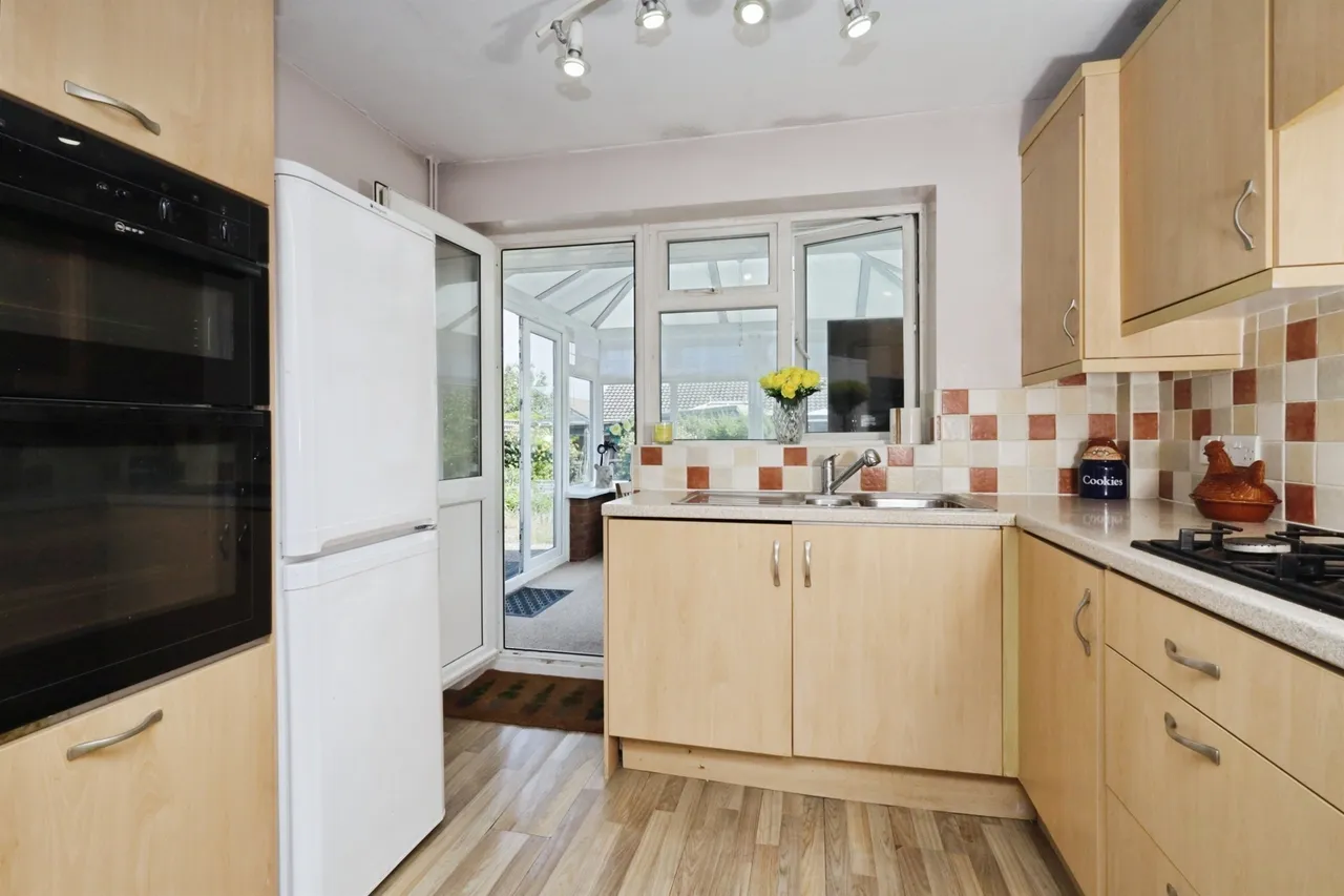 Hawksbridge Close, Eastbourne, photo 5