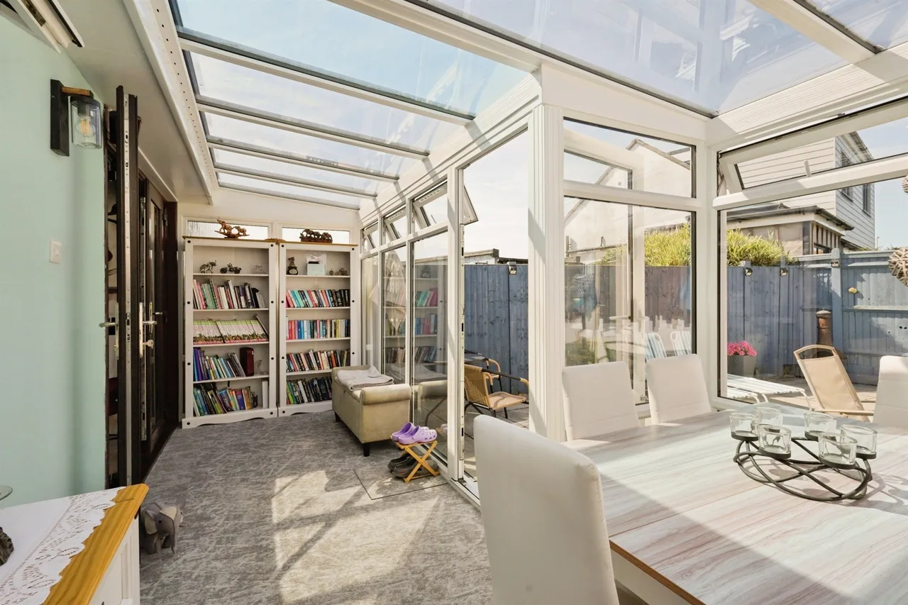 Oakleaf Drive, Polegate, photo 8