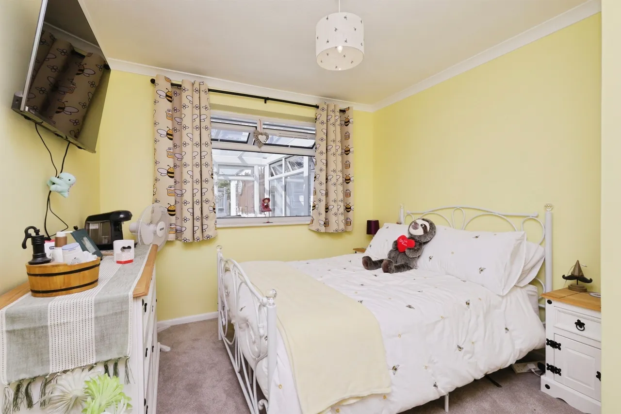 Oakleaf Drive, Polegate, photo 9