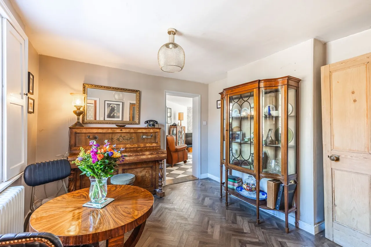 Characterful Grade II Period Property, photo 5
