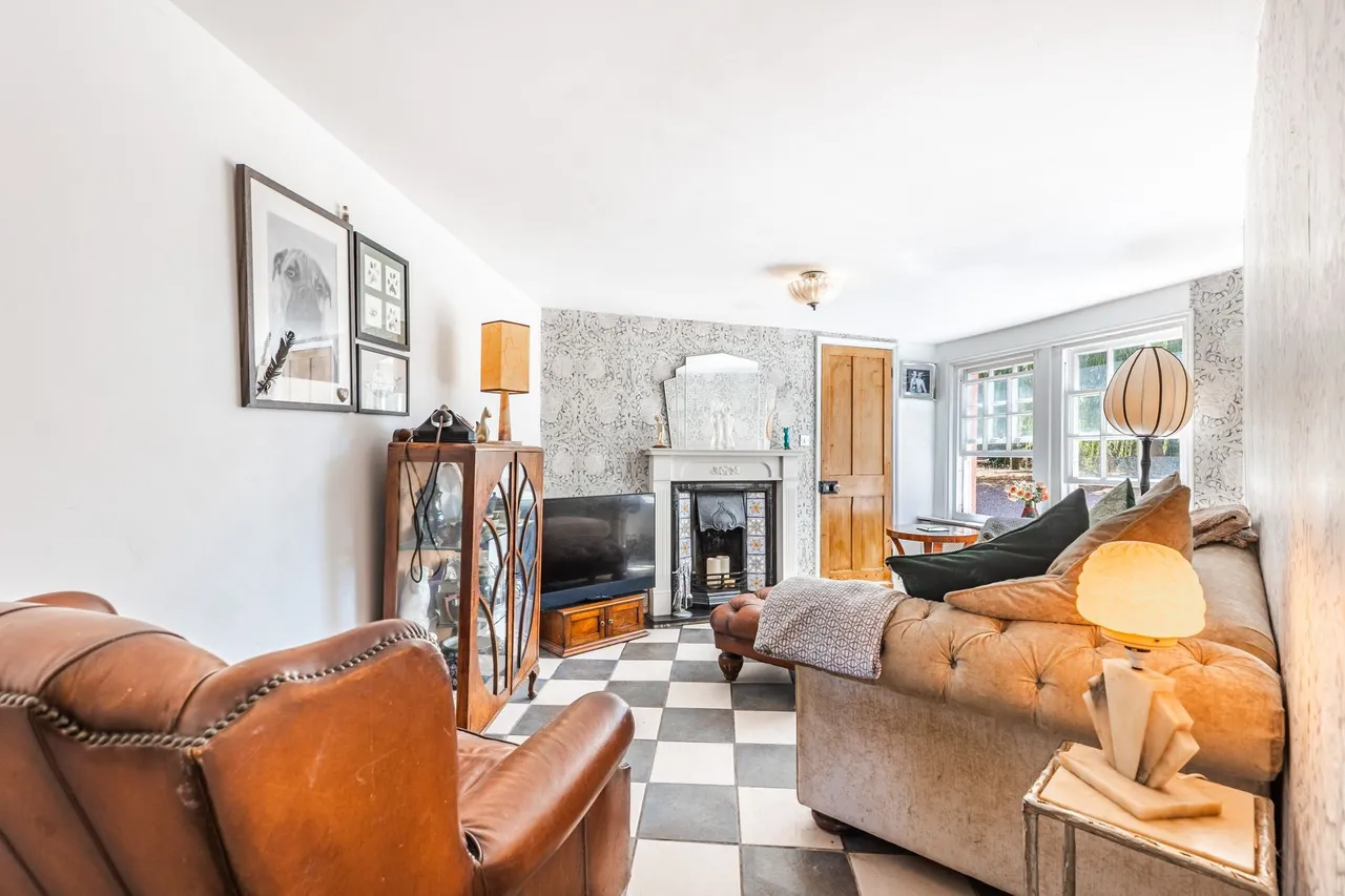 Characterful Grade II Period Property, photo 6