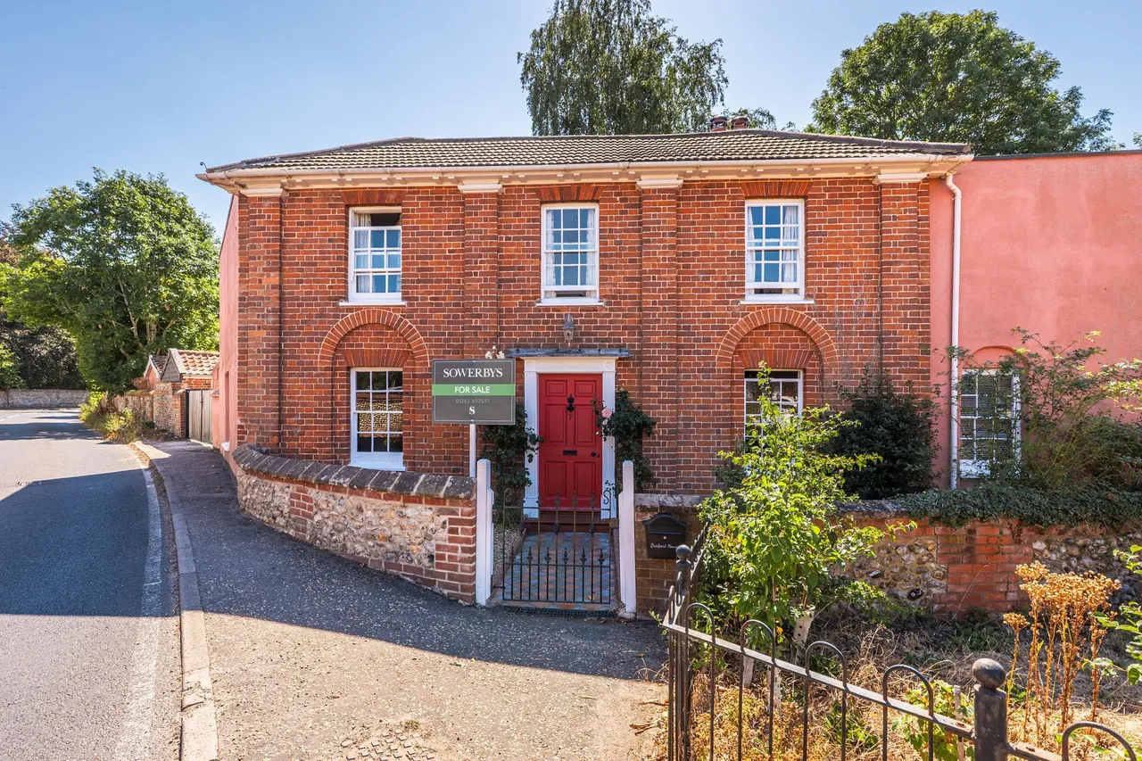 4 bed property for sale, Characterful Grade II Period Property