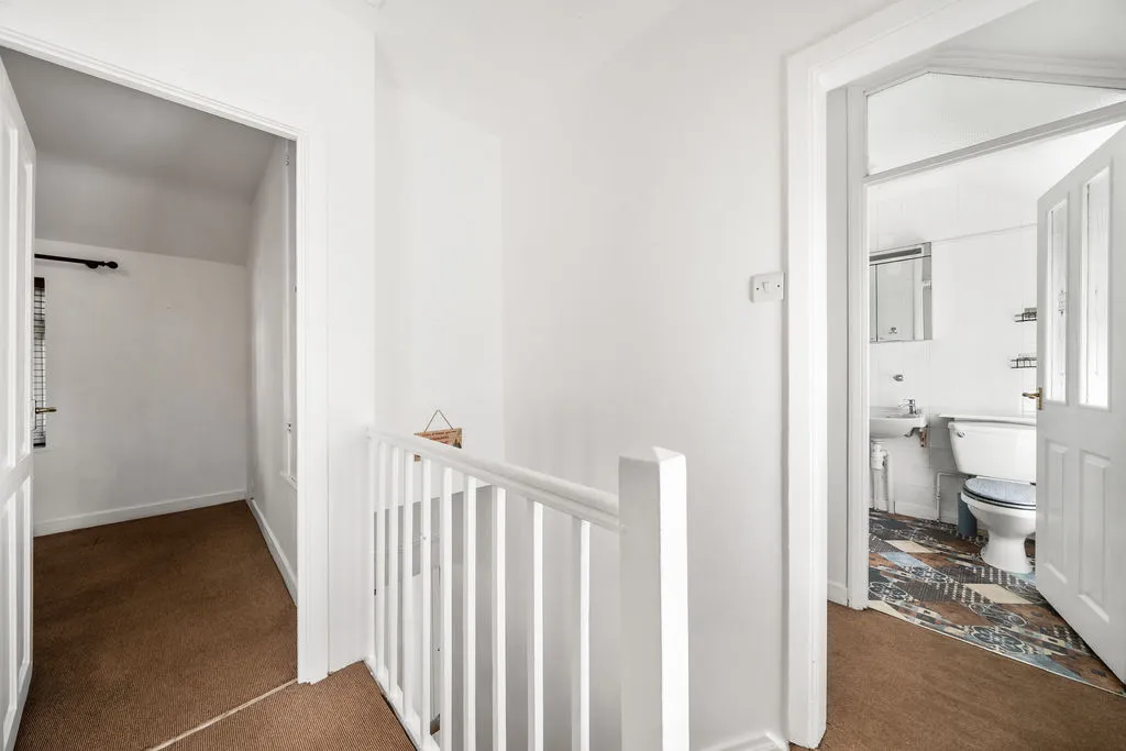 Grotto Road, Weybridge KT13 8PL, photo 8