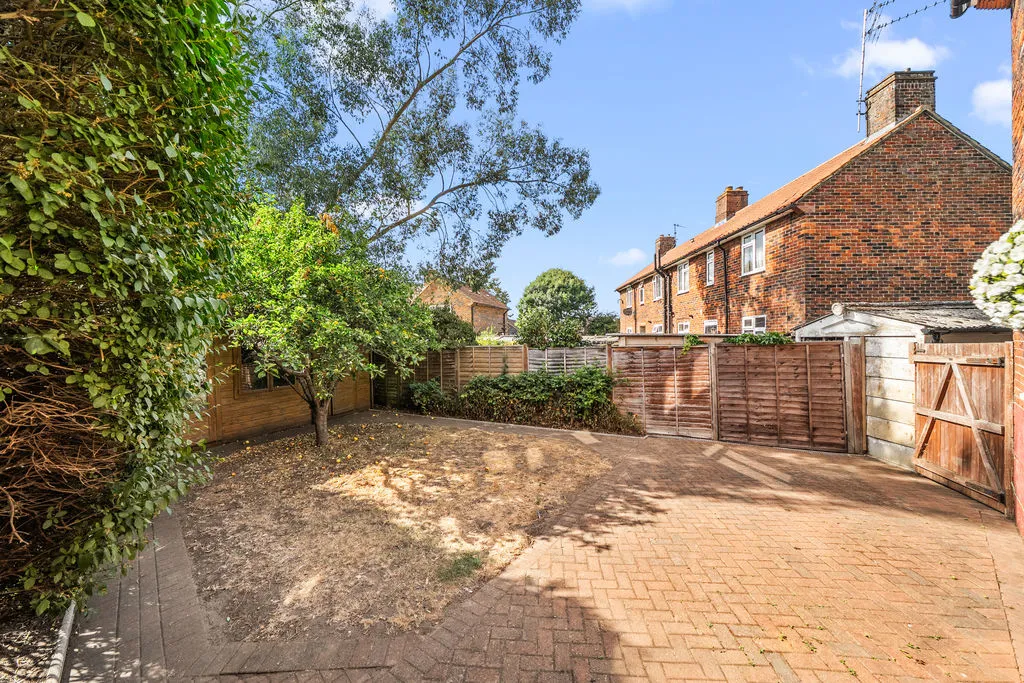 Grotto Road, Weybridge KT13 8PL, photo 10
