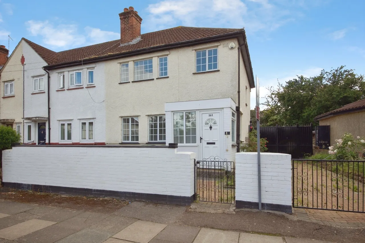 3 bed house for sale — Rivulet Road, London, N17