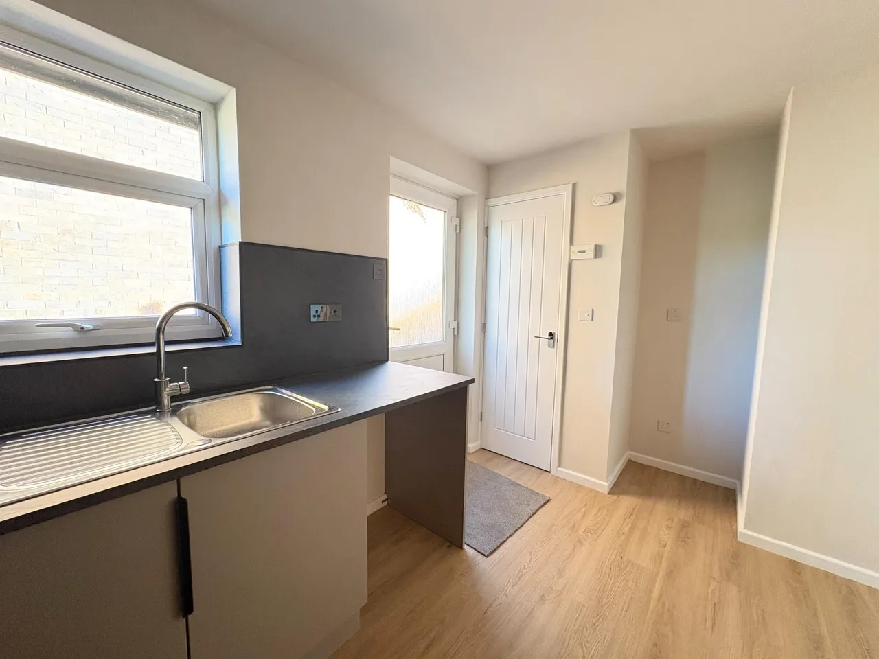 Juniper Gardens, Bingham, NG13, photo 3