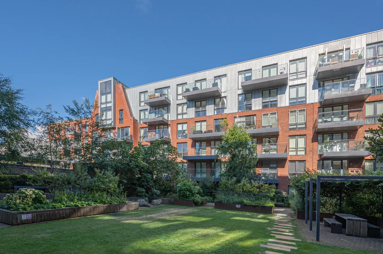 2 bed flat for sale — Apartment 18, 3 Gaumont Place, London
