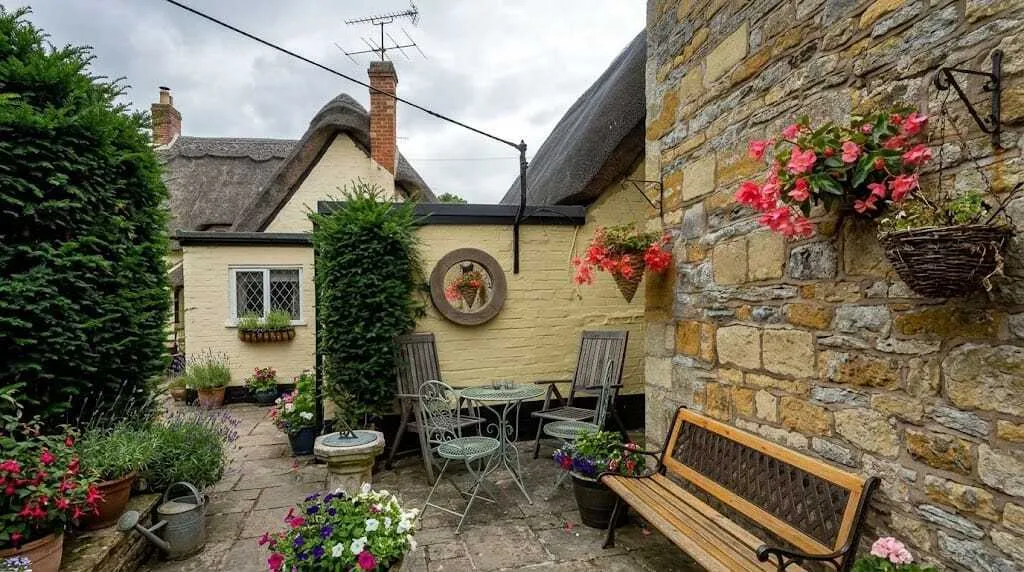 Evesham Road, Norton, WR11, photo 16
