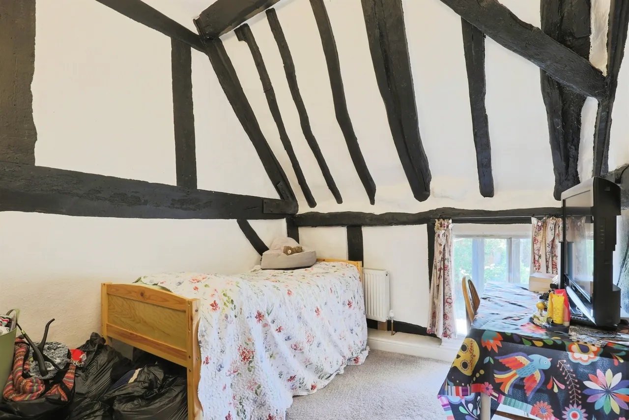 Evesham Road, Norton, WR11, photo 9