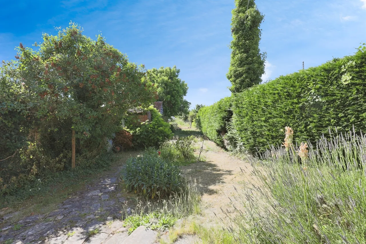 Evesham Road, Norton, WR11, photo 10