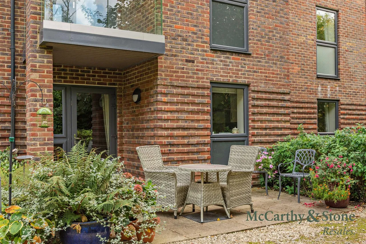 2 bed flat for sale, Lower Turk Street, Alton, GU34