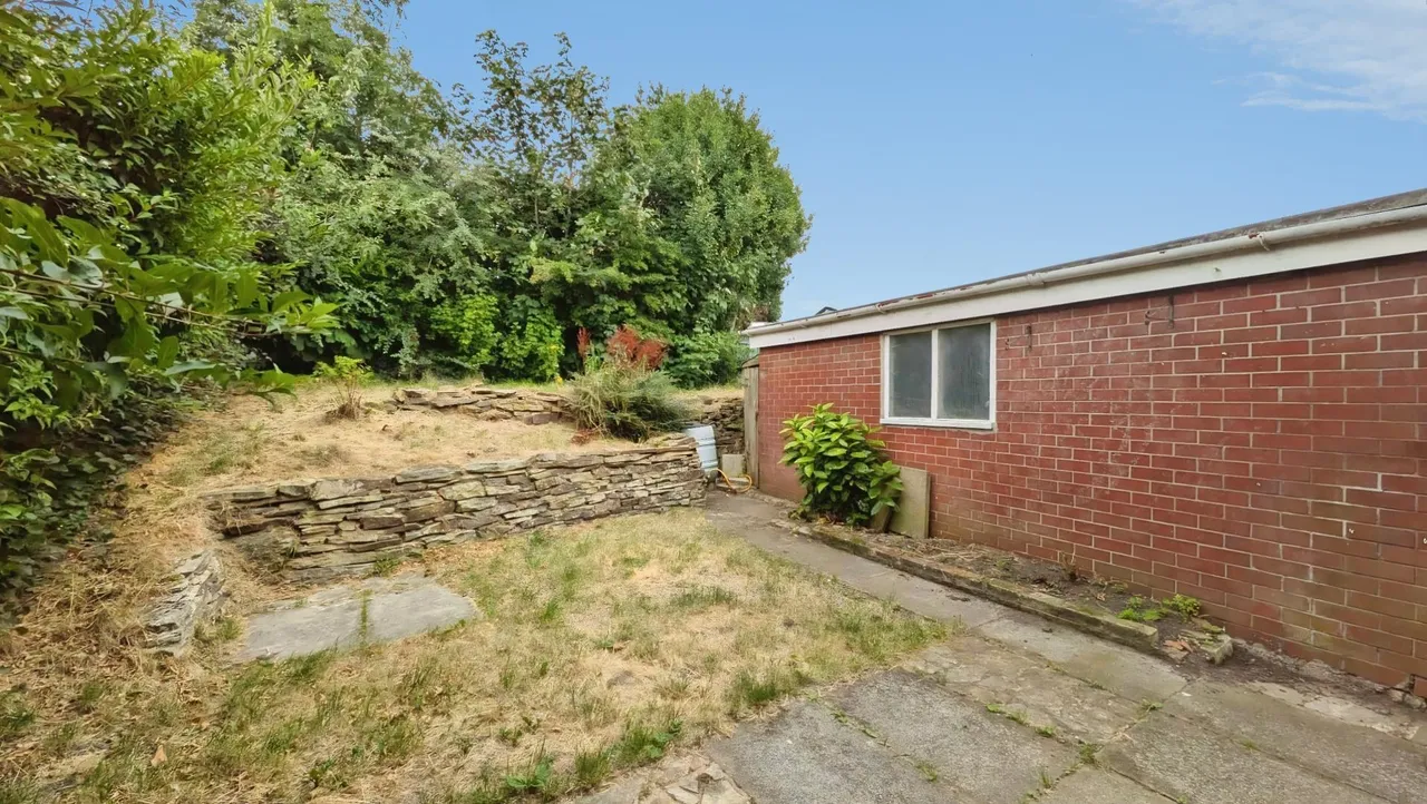 Denhill Drive, Springhead, OL4, photo 12