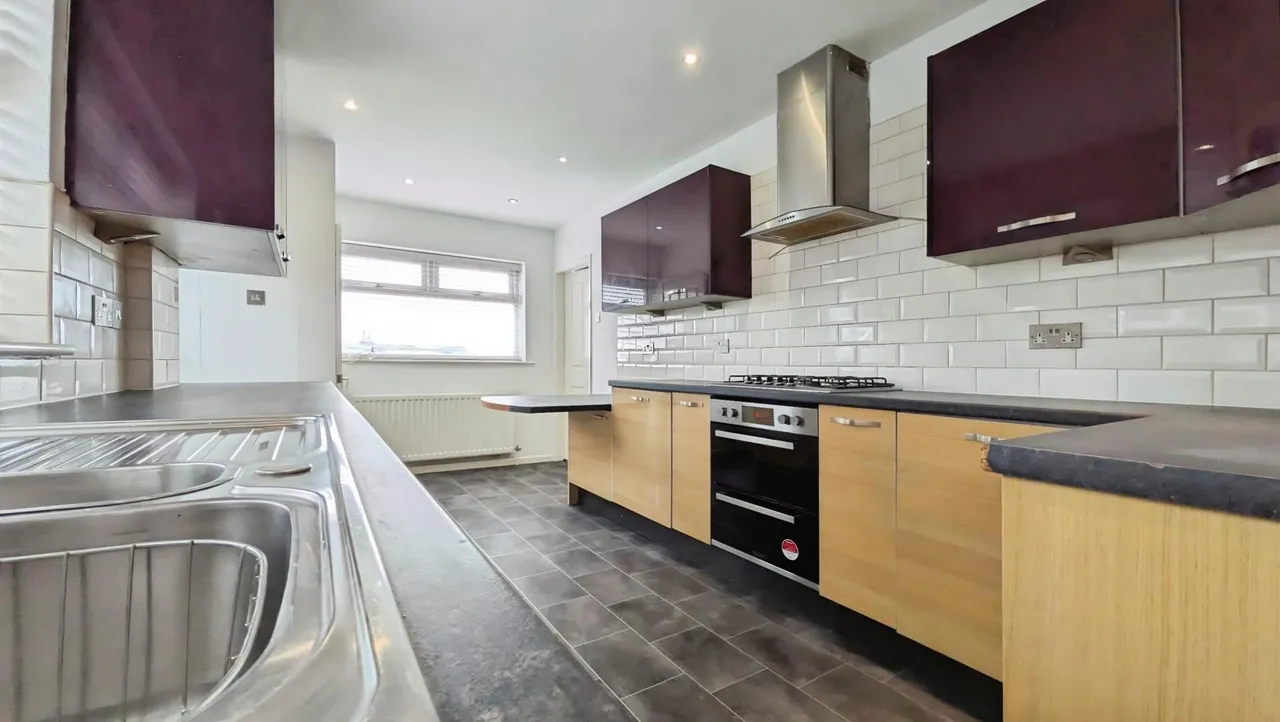 Denhill Drive, Springhead, OL4, photo 4