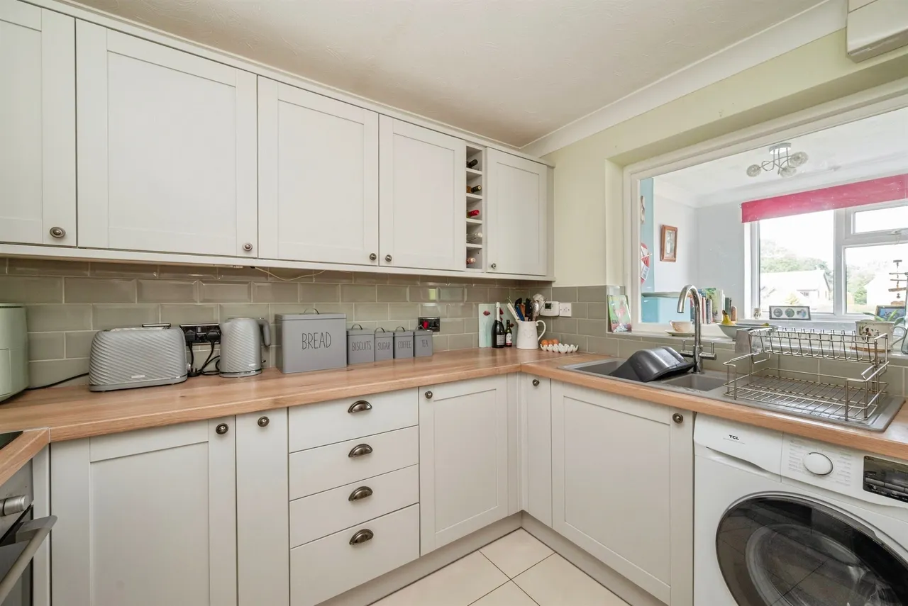 Thrigby Road, Filby, Great Yarmouth, photo 5