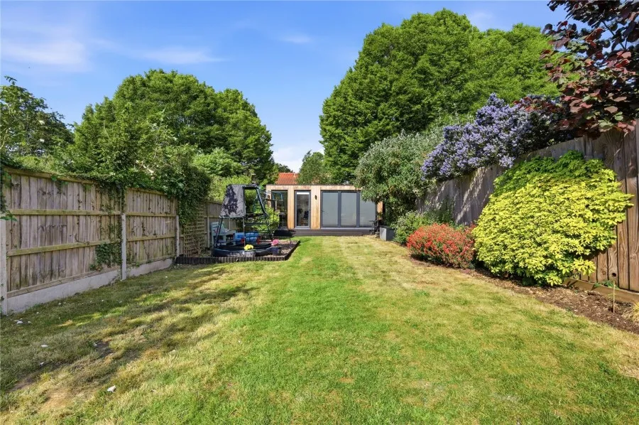 with 3 bedrooms in Saffron Walden, CB10, photo 10
