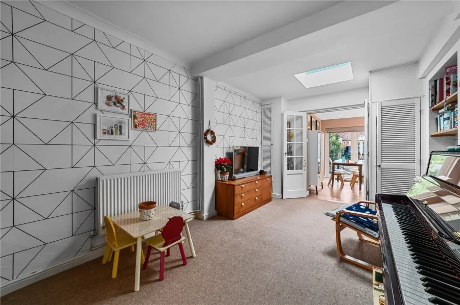 with 3 bedrooms in Saffron Walden, CB10, photo 5