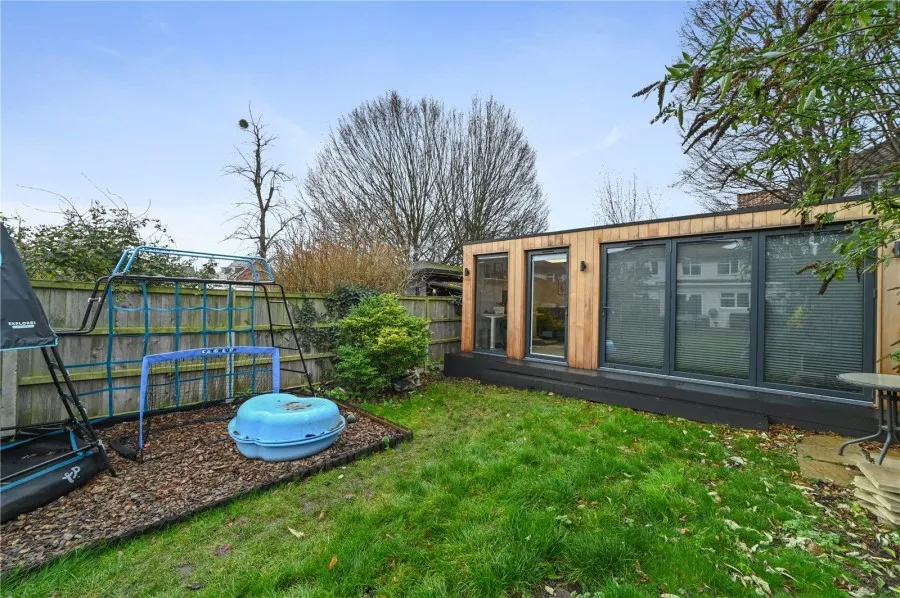 with 3 bedrooms in Saffron Walden, CB10, photo 21