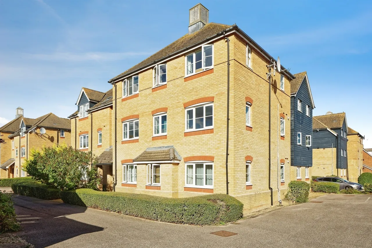 2 bed flat for sale, Blackthorn Road, Hersden, CT3