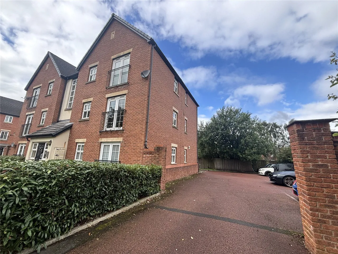 Newbold Hall Drive, Rochdale, OL16, photo 11