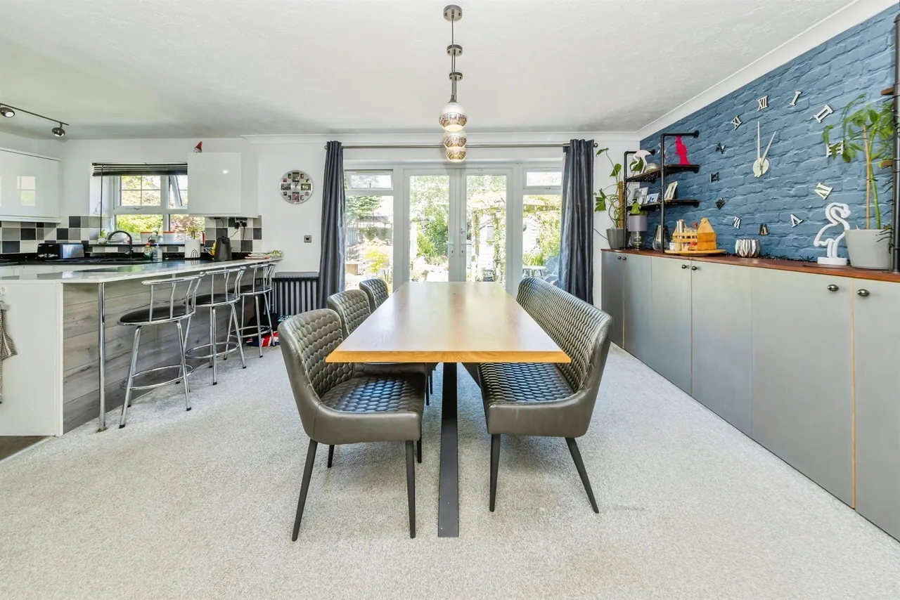 The Oaks, Burgess Hill, RH15, photo 4