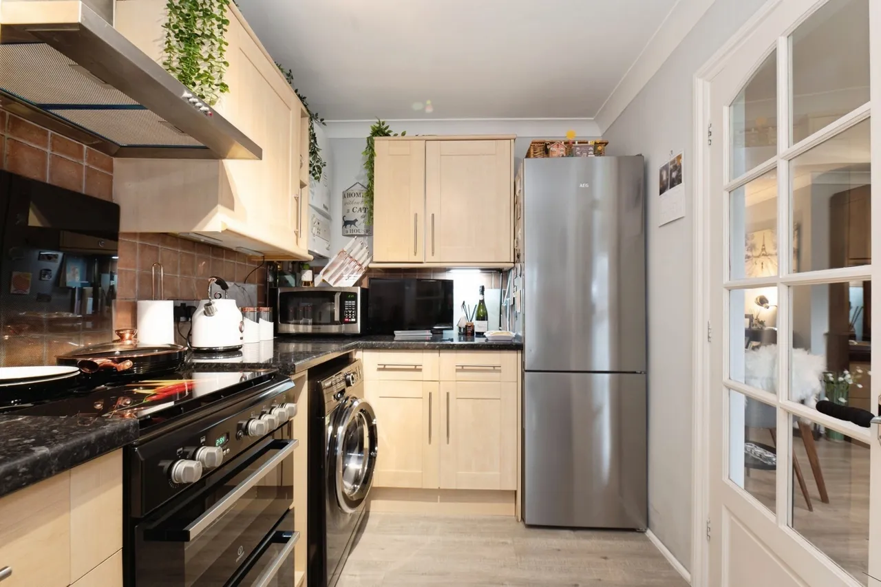 Grovelands, West Molesey, KT8, photo 3