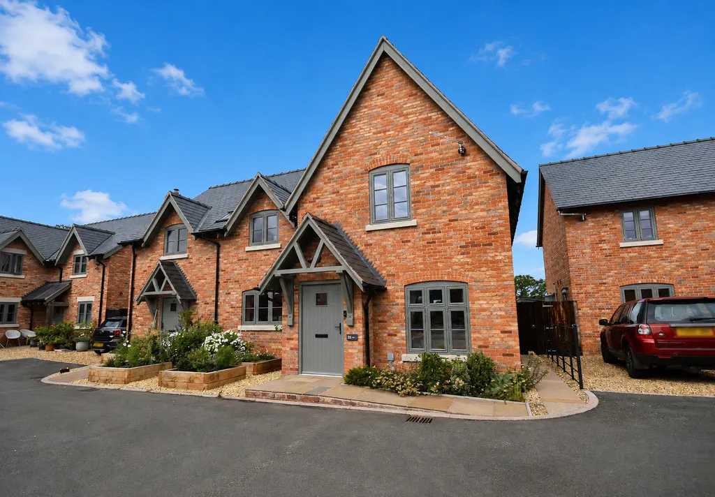 2 bed house for sale, Wilson Meadow, Calverhall
