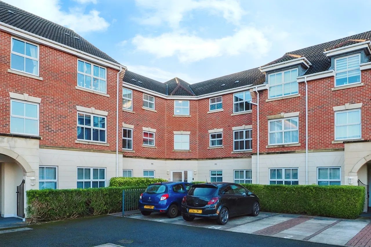 Robinson Court, Chilwell, Beeston, Nottingham, NG9, photo 2