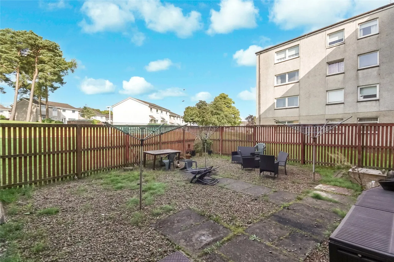 Loch Assynt, St Leonards, East Kilbride, South Lanarkshire, G74, photo 17