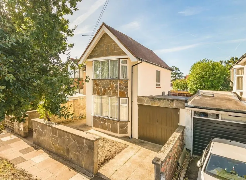 3 bed house for sale, Derwent Road, Whitton, TW2