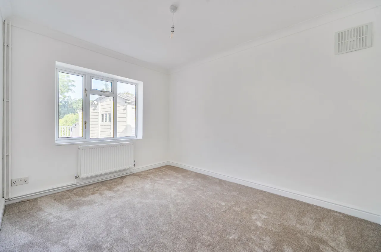 Terrace Road South, Binfield, Bracknell, Berkshire, RG42 4DS, photo 17