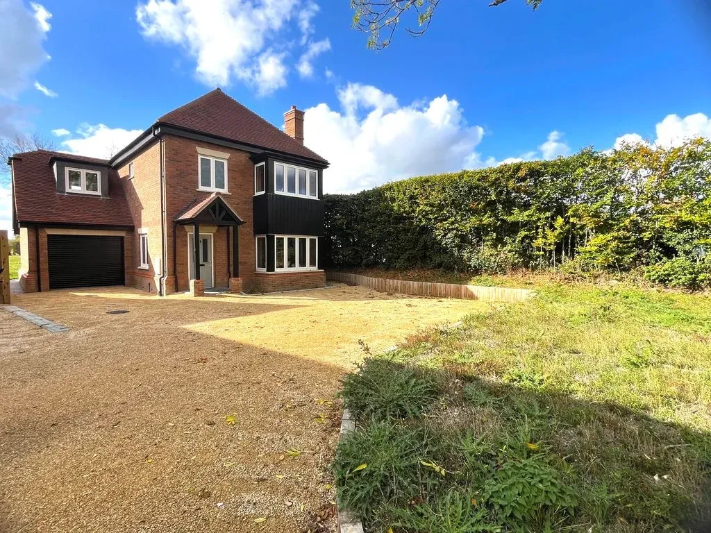 Chandlers Court, Long Marston, HP23, photo 19