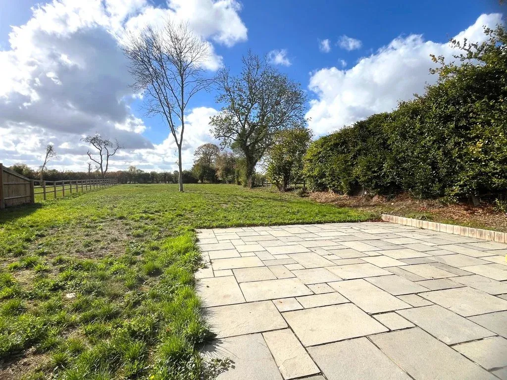 Chandlers Court, Long Marston, HP23, photo 5