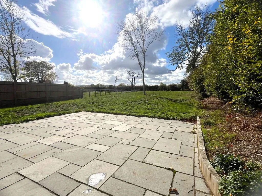 Chandlers Court, Long Marston, HP23, photo 18