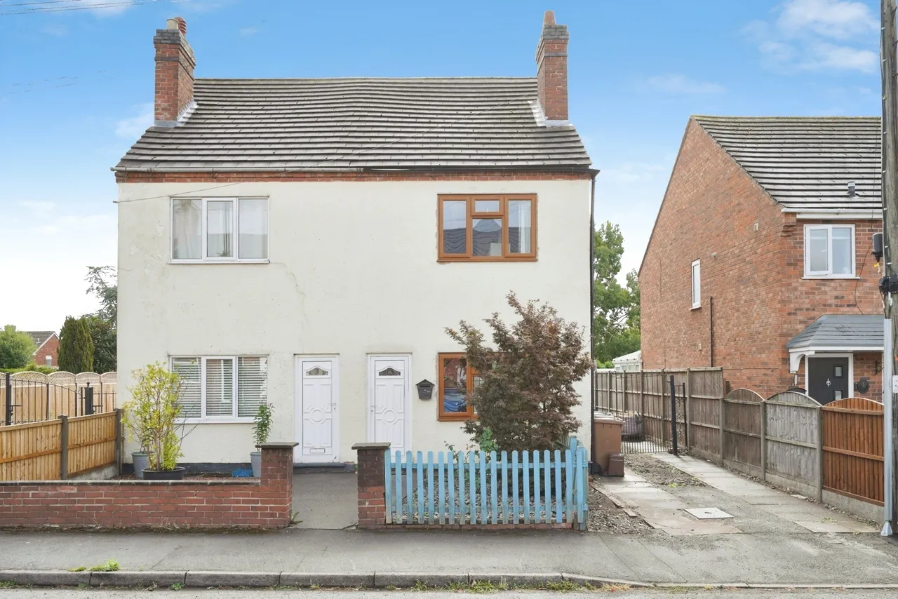 2 bed house for sale, Coronation Street, Overseal, DE12