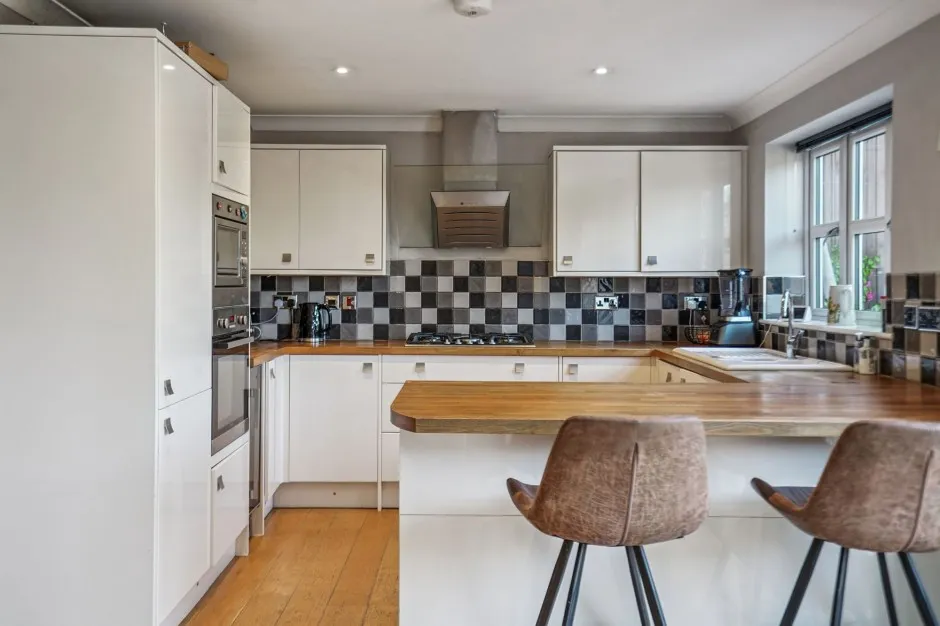 Harefield Road, Uxbridge, UB8, photo 5