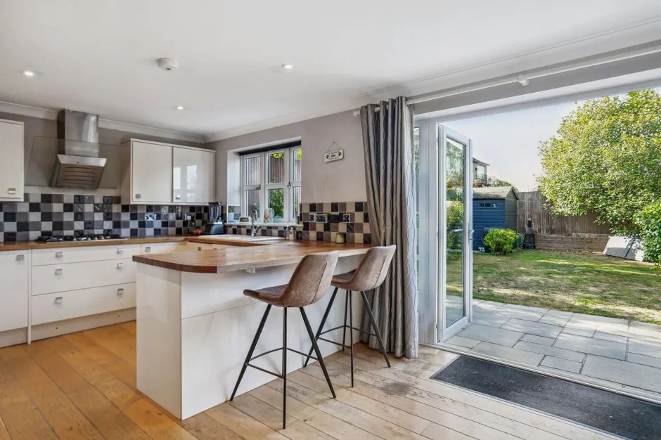 Harefield Road, Uxbridge, UB8, photo 2