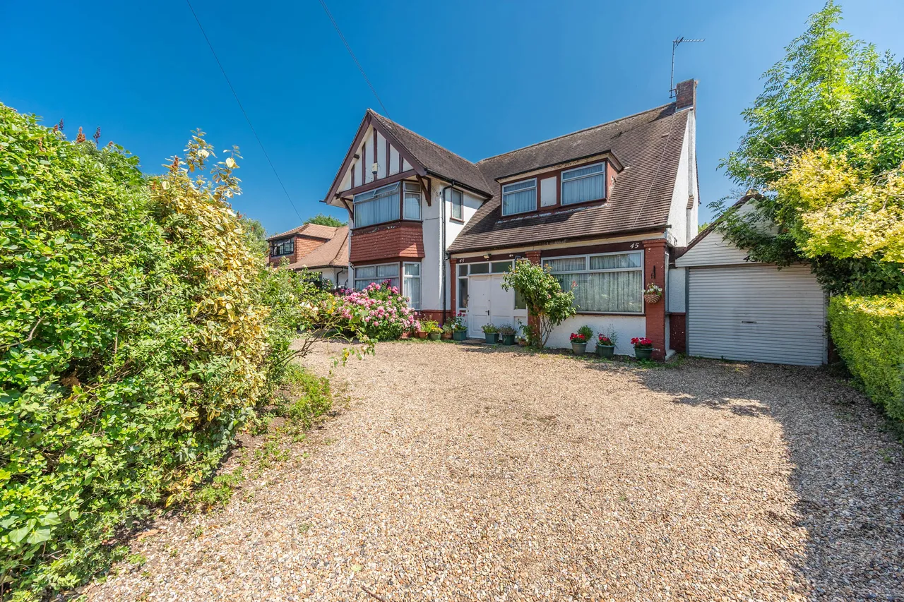 4 bed house for sale — 45 Old Church Lane, Stanmore