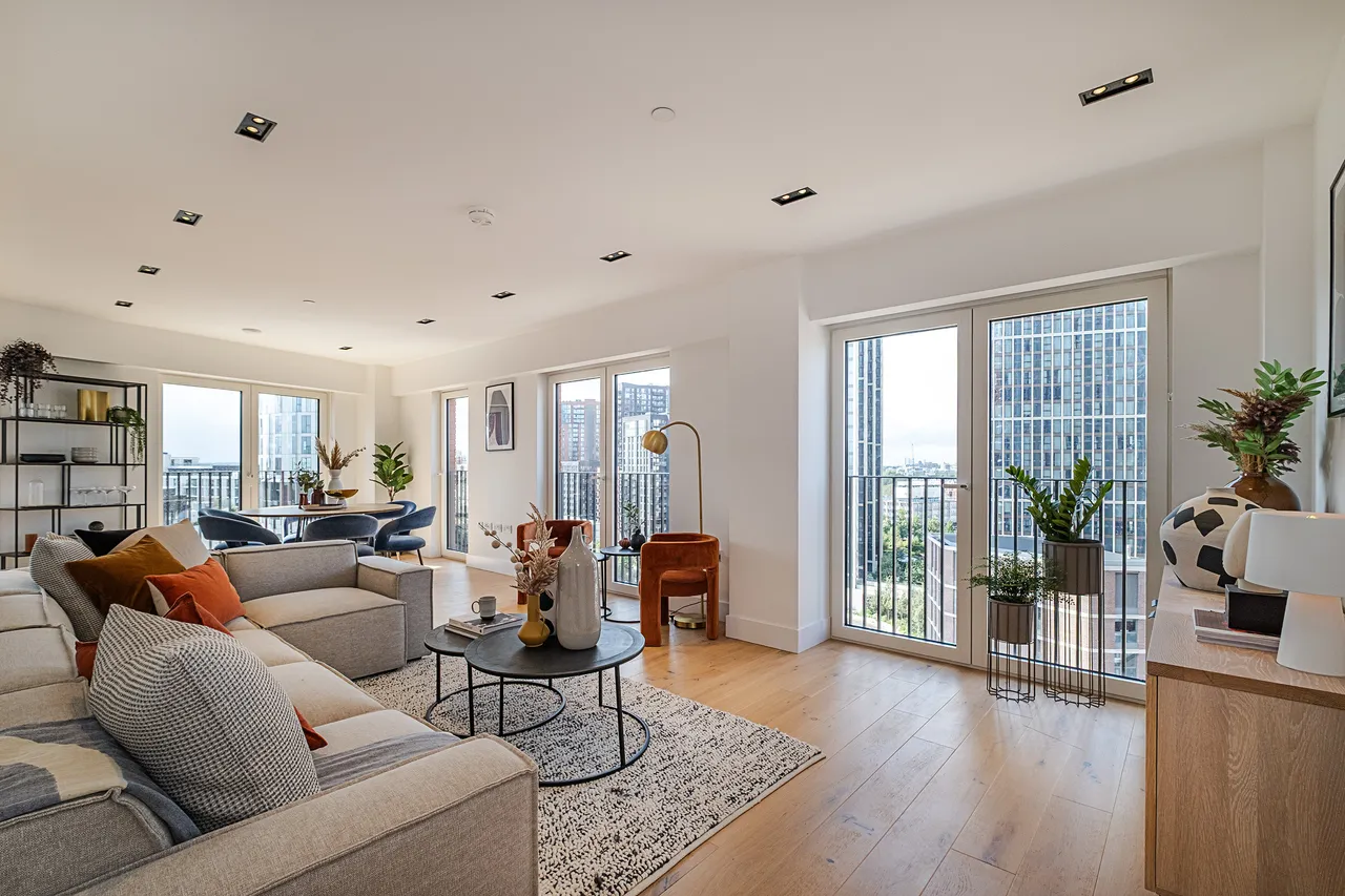 2 bed flat for sale, Exchange Gardens, London, SW8