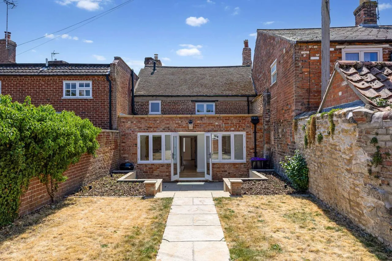 West Street, Bourne, PE10, photo 15