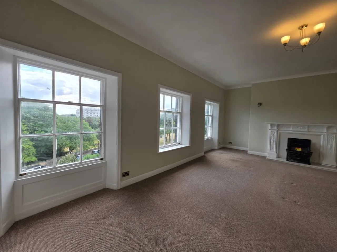 Belvoir Terrace, Scarborough, Scarborough YO11 2PP, photo 2