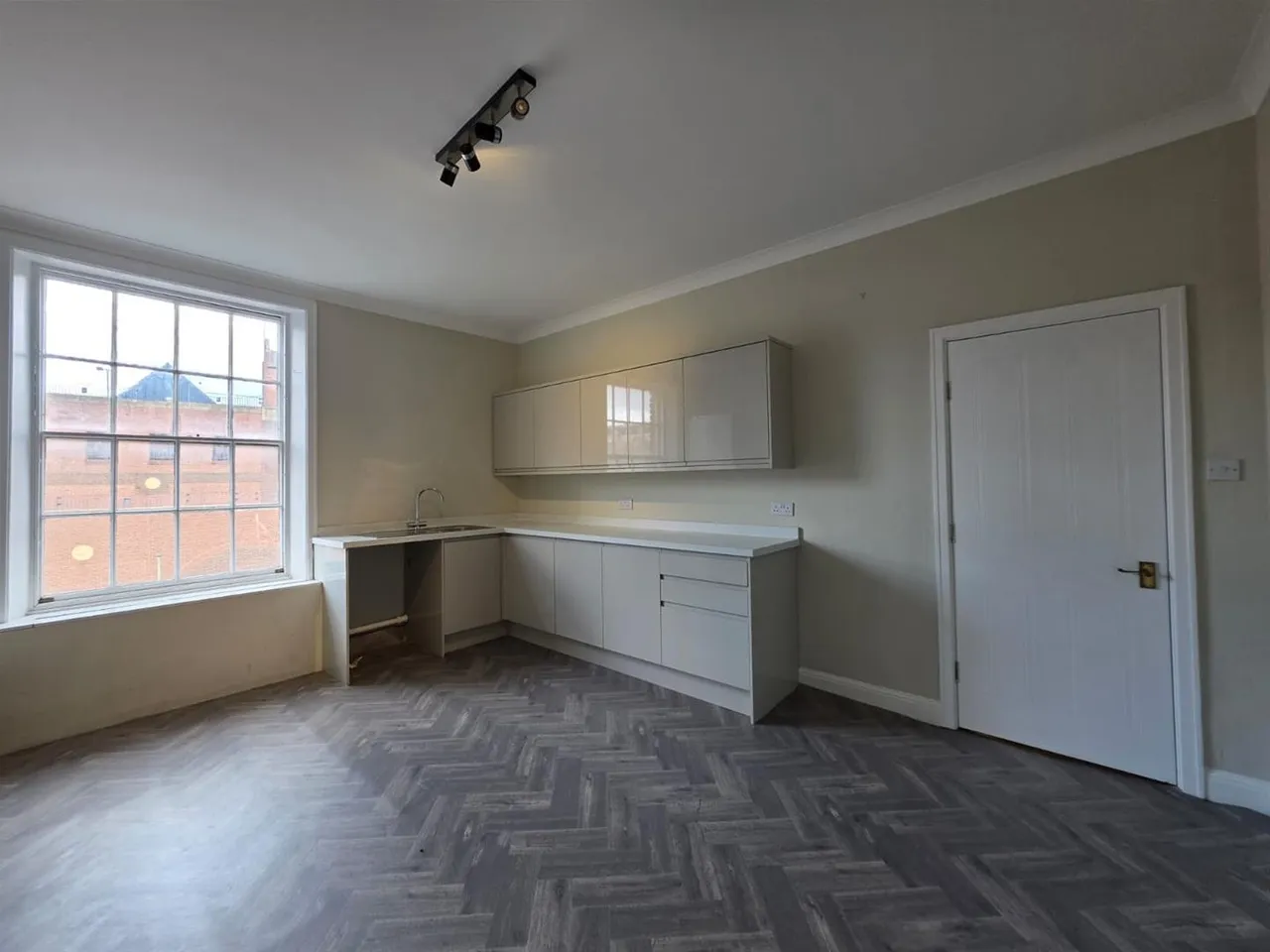Belvoir Terrace, Scarborough, Scarborough YO11 2PP, photo 6