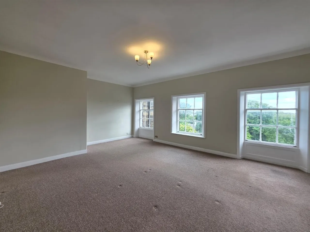 Belvoir Terrace, Scarborough, Scarborough YO11 2PP, photo 3