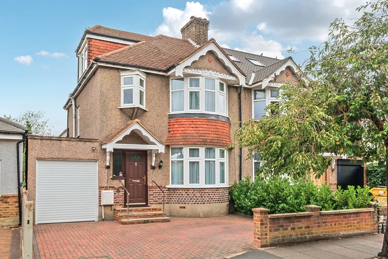 4 bed house for sale — Cavendish Way, West Wickham, BR4