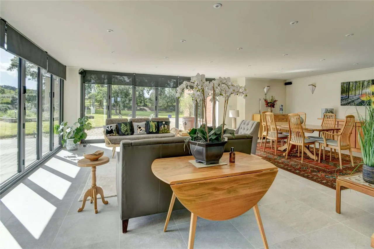 Thornfalcon, Taunton, Somerset, TA3 5NR, photo 6