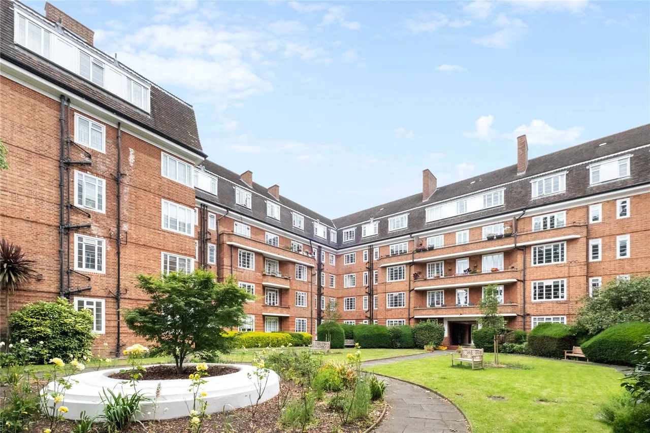 Sutton Court Road, London, W4, photo 11