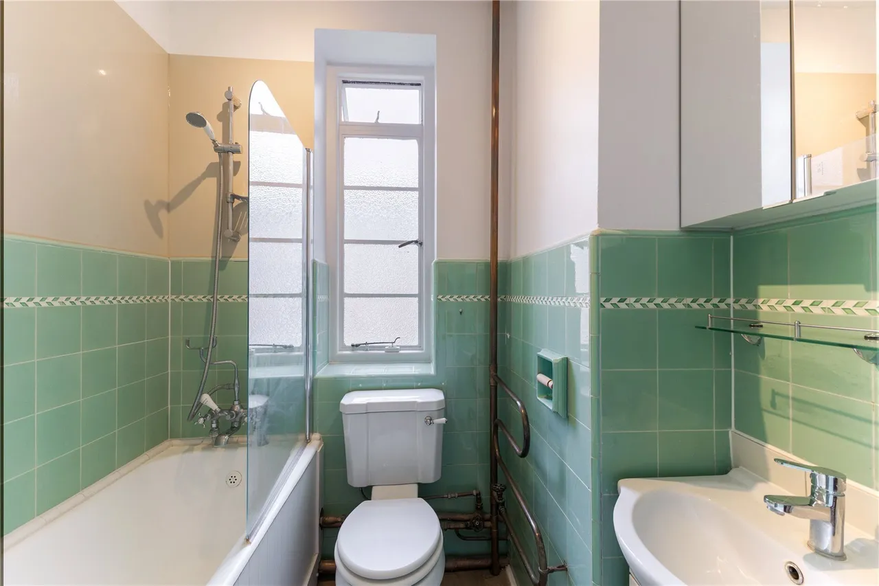 Sutton Court Road, London, W4, photo 7