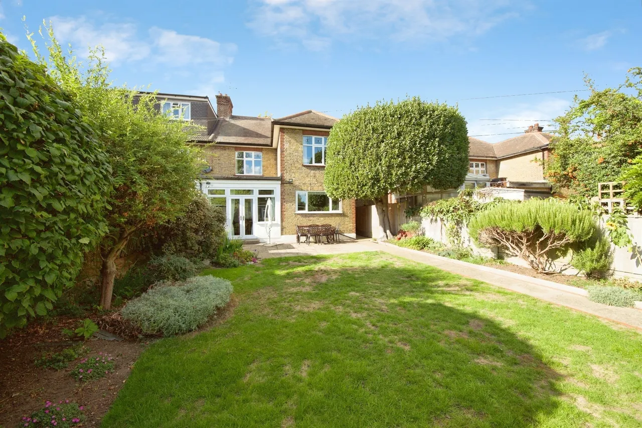 Longbridge Road, Barking, photo 5