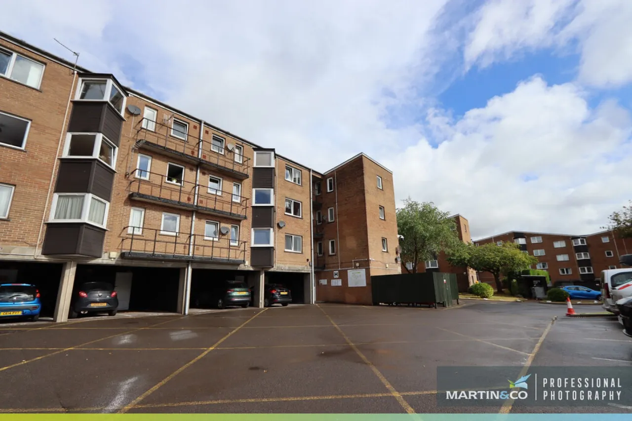 1 bed flat for sale, Coed Edeyrn, Llanedeyrn, CF23