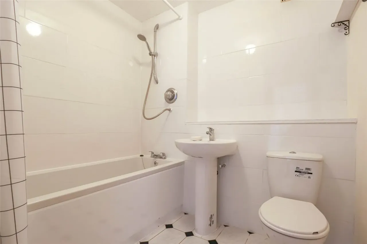 Faulkner Court, St. Albans, AL1, photo 5